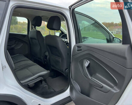 Форд Эскейп 2016 в Жмеренке на Automoto.ua Белый Форд Эскейп, объемом двигателя 2.5 л и пробегом 149 тыс. км за 10980 $, фото 18 на Automoto.ua