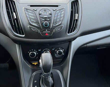 Форд Эскейп 2016 в Жмеренке на Automoto.ua Белый Форд Эскейп, объемом двигателя 2.5 л и пробегом 149 тыс. км за 10980 $, фото 25 на Automoto.ua