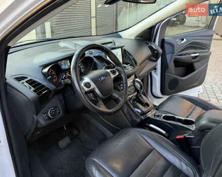 Белый Форд Эскейп, объемом двигателя 2 л и пробегом 161 тыс. км за 11950 $, фото 41 на Automoto.ua