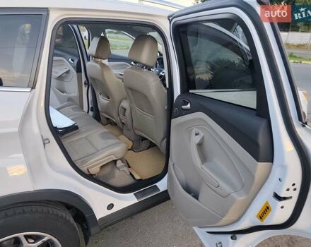 Белый Форд Эскейп, объемом двигателя 2.49 л и пробегом 213 тыс. км за 12900 $, фото 13 на Automoto.ua