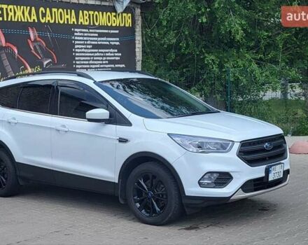 Белый Форд Эскейп, объемом двигателя 1.5 л и пробегом 137 тыс. км за 13700 $, фото 4 на Automoto.ua
