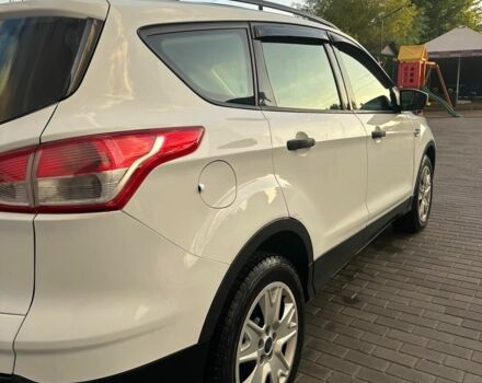 Белый Форд Эскейп, объемом двигателя 2.5 л и пробегом 240 тыс. км за 9800 $, фото 5 на Automoto.ua