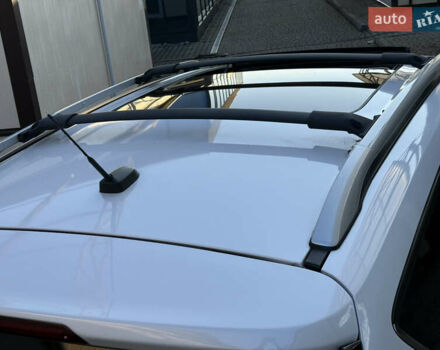 Белый Форд Эскейп, объемом двигателя 2 л и пробегом 161 тыс. км за 11950 $, фото 40 на Automoto.ua