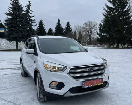 Белый Форд Эскейп, объемом двигателя 0 л и пробегом 213 тыс. км за 10200 $, фото 2 на Automoto.ua