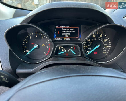 Белый Форд Эскейп, объемом двигателя 2 л и пробегом 217 тыс. км за 11900 $, фото 10 на Automoto.ua