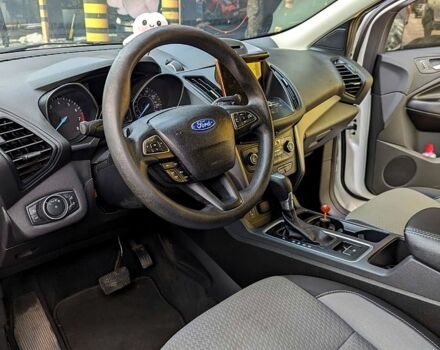Форд Эскейп 2016 в Харькове на Automoto.ua Белый Форд Эскейп, объемом двигателя 1.5 л и пробегом 178 тыс. км за 11000 $, фото 6 на Automoto.ua