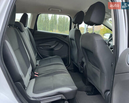 Форд Эскейп 2016 в Жмеренке на Automoto.ua Белый Форд Эскейп, объемом двигателя 2.5 л и пробегом 149 тыс. км за 10980 $, фото 19 на Automoto.ua