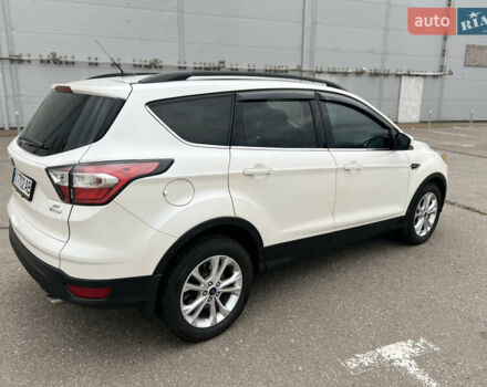 Белый Форд Эскейп, объемом двигателя 1.5 л и пробегом 208 тыс. км за 11899 $, фото 4 на Automoto.ua