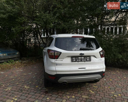 Белый Форд Эскейп, объемом двигателя 2 л и пробегом 67 тыс. км за 14500 $, фото 13 на Automoto.ua