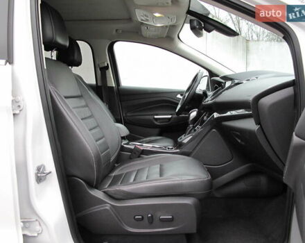 Белый Форд Эскейп, объемом двигателя 2 л и пробегом 117 тыс. км за 14000 $, фото 43 на Automoto.ua