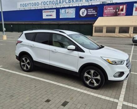 Белый Форд Эскейп, объемом двигателя 2 л и пробегом 108 тыс. км за 14200 $, фото 3 на Automoto.ua