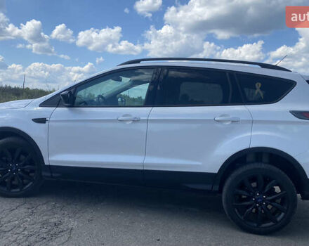 Білий Форд Ескейп, об'ємом двигуна 1.5 л та пробігом 49 тис. км за 12500 $, фото 6 на Automoto.ua