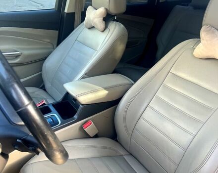 Белый Форд Эскейп, объемом двигателя 2 л и пробегом 178 тыс. км за 14500 $, фото 5 на Automoto.ua