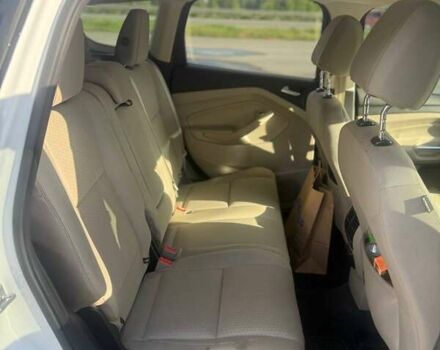 Форд Эскейп 2016 в Полтаве на Automoto.ua Белый Форд Эскейп, объемом двигателя 1.5 л и пробегом 242 тыс. км за 10700 $, фото 3 на Automoto.ua