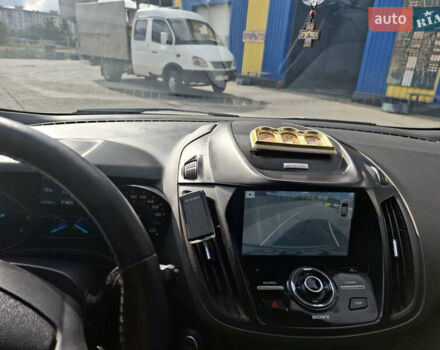 Белый Форд Эскейп, объемом двигателя 2 л и пробегом 180 тыс. км за 12000 $, фото 6 на Automoto.ua