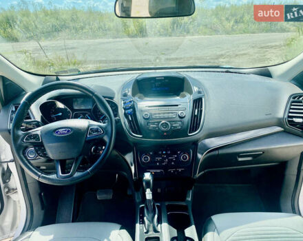 Білий Форд Ескейп, об'ємом двигуна 1.5 л та пробігом 49 тис. км за 12500 $, фото 14 на Automoto.ua