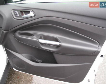 Белый Форд Эскейп, объемом двигателя 2 л и пробегом 117 тыс. км за 14000 $, фото 42 на Automoto.ua