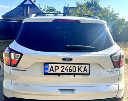 Белый Форд Эскейп, объемом двигателя 2 л и пробегом 178 тыс. км за 14500 $, фото 4 на Automoto.ua