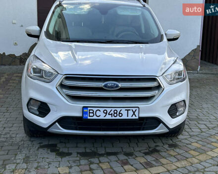 Белый Форд Эскейп, объемом двигателя 2 л и пробегом 217 тыс. км за 11900 $, фото 20 на Automoto.ua