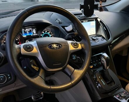 Белый Форд Эскейп, объемом двигателя 2 л и пробегом 140 тыс. км за 13000 $, фото 9 на Automoto.ua