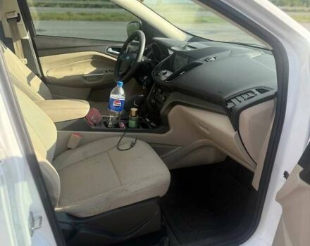 Форд Эскейп 2016 в Полтаве на Automoto.ua Белый Форд Эскейп, объемом двигателя 1.5 л и пробегом 242 тыс. км за 10700 $, фото 8 на Automoto.ua