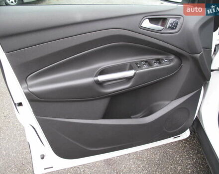 Белый Форд Эскейп, объемом двигателя 2 л и пробегом 117 тыс. км за 14000 $, фото 15 на Automoto.ua