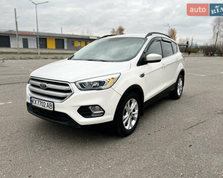 Белый Форд Эскейп, объемом двигателя 1.5 л и пробегом 208 тыс. км за 11899 $, фото 1 на Automoto.ua