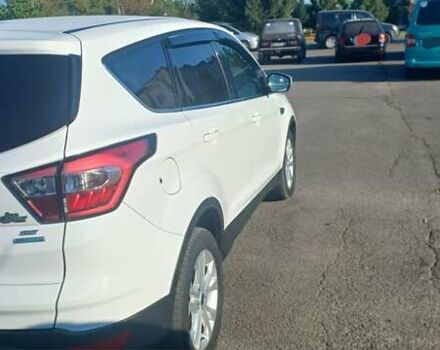 Белый Форд Эскейп, объемом двигателя 1.5 л и пробегом 185 тыс. км за 13500 $, фото 4 на Automoto.ua