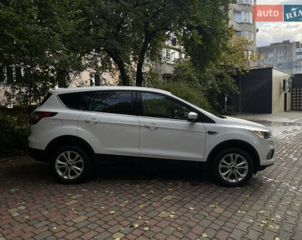 Белый Форд Эскейп, объемом двигателя 2 л и пробегом 67 тыс. км за 14500 $, фото 11 на Automoto.ua