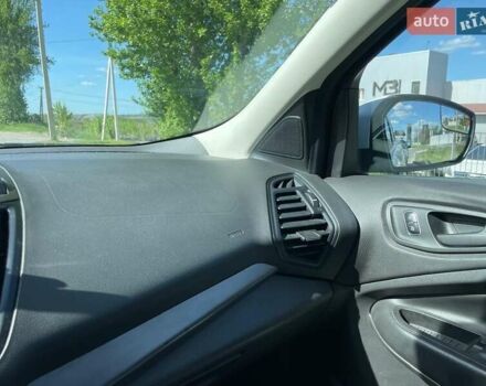 Белый Форд Эскейп, объемом двигателя 2.5 л и пробегом 179 тыс. км за 13000 $, фото 8 на Automoto.ua