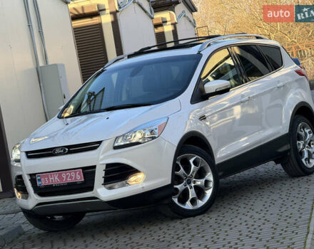 Белый Форд Эскейп, объемом двигателя 2 л и пробегом 161 тыс. км за 11950 $, фото 2 на Automoto.ua