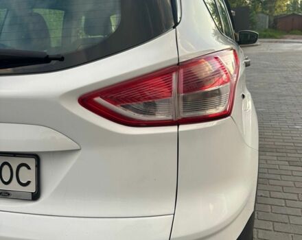 Белый Форд Эскейп, объемом двигателя 2.5 л и пробегом 240 тыс. км за 9800 $, фото 6 на Automoto.ua