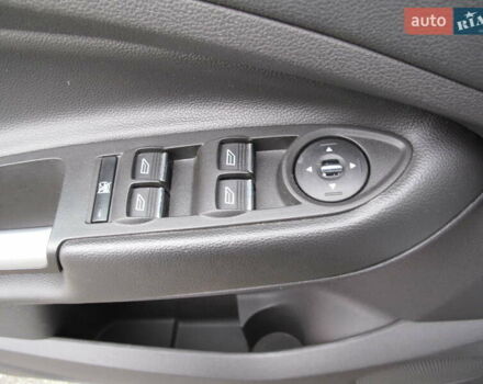 Белый Форд Эскейп, объемом двигателя 2 л и пробегом 117 тыс. км за 14000 $, фото 18 на Automoto.ua