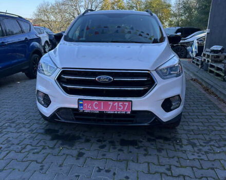 Форд Эскейп 2016 в Черновцах на Automoto.ua Белый Форд Эскейп, объемом двигателя 1.5 л и пробегом 141 тыс. км за 13500 $, фото 1 на Automoto.ua