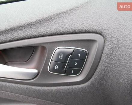 Белый Форд Эскейп, объемом двигателя 2 л и пробегом 117 тыс. км за 14000 $, фото 17 на Automoto.ua