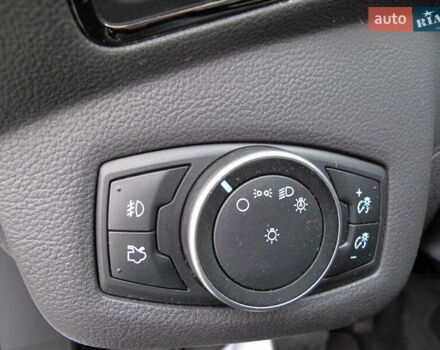 Белый Форд Эскейп, объемом двигателя 2 л и пробегом 117 тыс. км за 14000 $, фото 75 на Automoto.ua