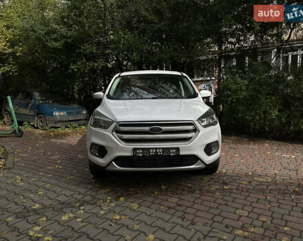 Белый Форд Эскейп, объемом двигателя 2 л и пробегом 67 тыс. км за 14500 $, фото 2 на Automoto.ua