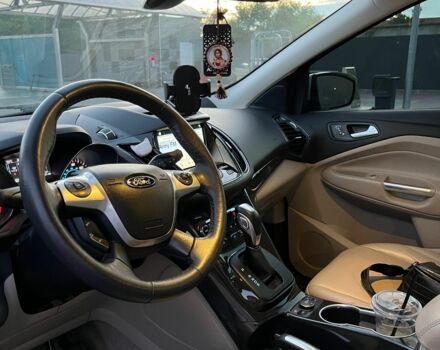 Белый Форд Эскейп, объемом двигателя 2 л и пробегом 140 тыс. км за 13000 $, фото 7 на Automoto.ua