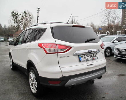 Белый Форд Эскейп, объемом двигателя 2 л и пробегом 117 тыс. км за 14000 $, фото 5 на Automoto.ua