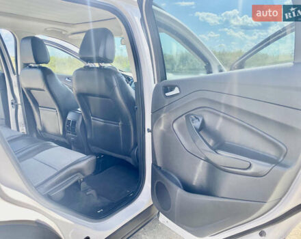 Білий Форд Ескейп, об'ємом двигуна 1.5 л та пробігом 49 тис. км за 12500 $, фото 13 на Automoto.ua