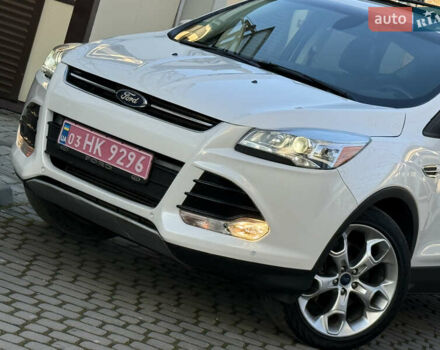 Белый Форд Эскейп, объемом двигателя 2 л и пробегом 161 тыс. км за 11950 $, фото 7 на Automoto.ua