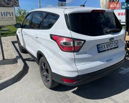 Белый Форд Эскейп, объемом двигателя 2.5 л и пробегом 179 тыс. км за 13000 $, фото 4 на Automoto.ua