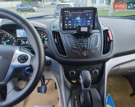 Белый Форд Эскейп, объемом двигателя 2.49 л и пробегом 213 тыс. км за 12900 $, фото 5 на Automoto.ua