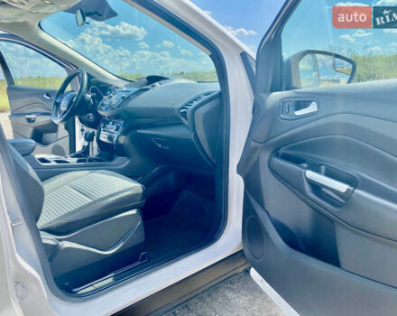 Білий Форд Ескейп, об'ємом двигуна 1.5 л та пробігом 49 тис. км за 12500 $, фото 12 на Automoto.ua