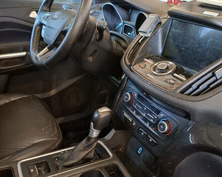 Белый Форд Эскейп, объемом двигателя 2 л и пробегом 180 тыс. км за 12000 $, фото 10 на Automoto.ua