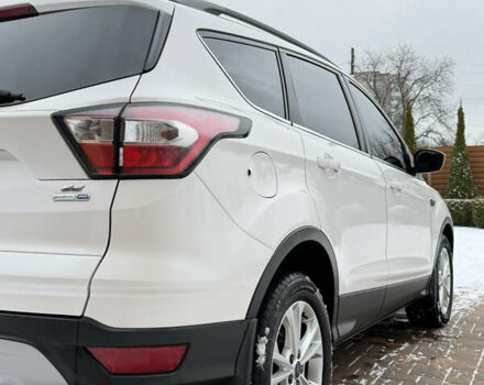 Белый Форд Эскейп, объемом двигателя 1.5 л и пробегом 135 тыс. км за 12500 $, фото 5 на Automoto.ua