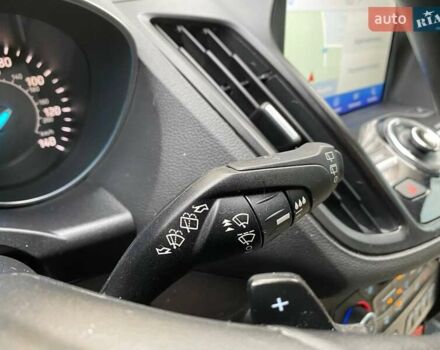 Белый Форд Эскейп, объемом двигателя 2 л и пробегом 82 тыс. км за 15300 $, фото 22 на Automoto.ua