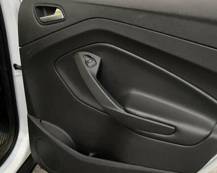 Белый Форд Эскейп, объемом двигателя 1.5 л и пробегом 192 тыс. км за 11500 $, фото 16 на Automoto.ua