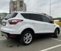 Белый Форд Эскейп, объемом двигателя 2 л и пробегом 143 тыс. км за 14200 $, фото 3 на Automoto.ua