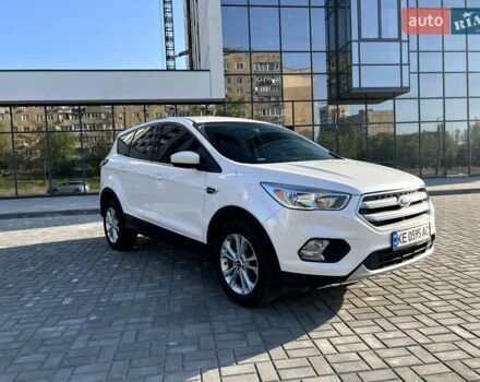 Білий Форд Ескейп, об'ємом двигуна 1.5 л та пробігом 130 тис. км за 13600 $, фото 2 на Automoto.ua